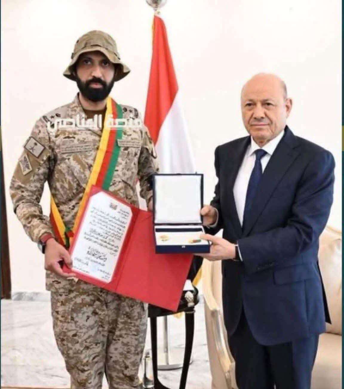 شاهد صورة الضابط السعودي الذي افشل محاولة اغتيال الرئيس العليمي في قصر المعاشيق