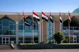 توجيهات بإنزال علم الجنوب في مطار عدن تشعل غضبًا واسعًا