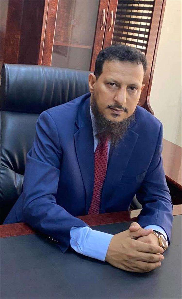 محافظ عدن ومدير أمنها يعودان من الرياض بعد زيارة رسمية لتعزيز الاستقرار الأمني