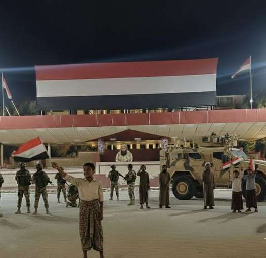 وصول قبائل الصبيحة إلى ساحة العروض بخور مكسر في عدن