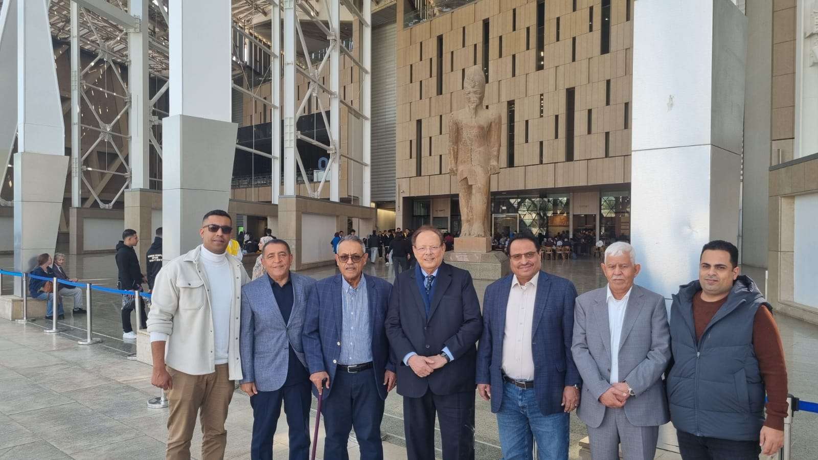 الرئيس علي ناصر محمد يزور المتحف المصري الكبير ويشيد بعظمة الصرح الحضاري