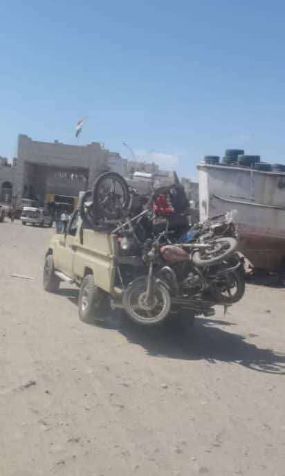 عاجل:قوات الامن تكشف حقيقة تقاسم الدراجات النارية داخل معسكر بعدن