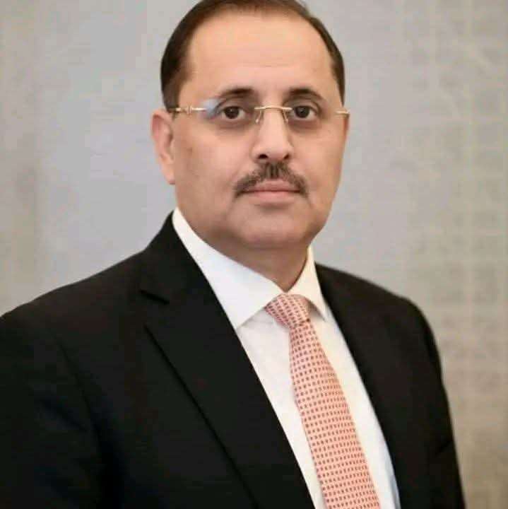 من هو عبدالله ابو حورية وزير الدولة؟