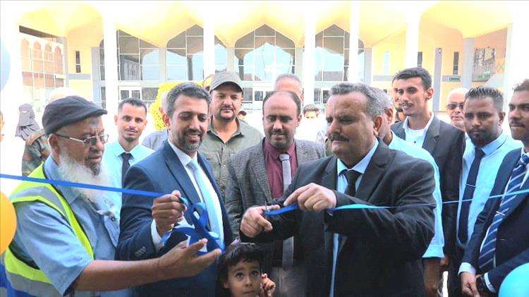 افتتاح مكتب بنك حضرموت داخل مطار عدن