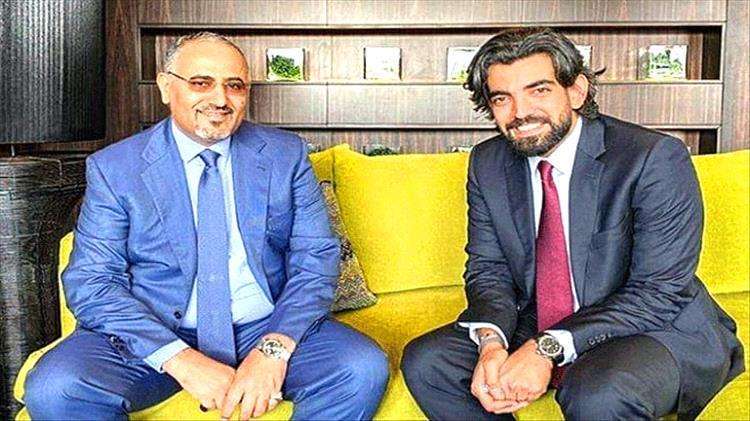 عاجل:عيدروس الزبيدي يكشف حقيقة حل نفسه وتفويض البيض بدلا منه