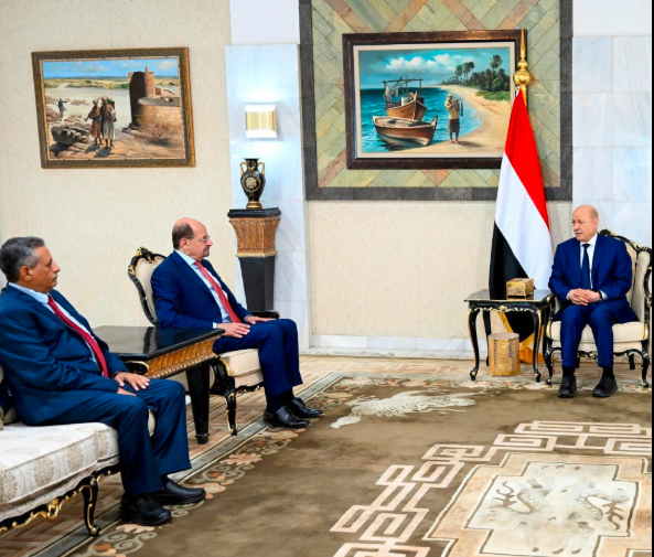 وزير التعليم العالي يؤدي اليمين الدستورية أمام الرئيس العليمي