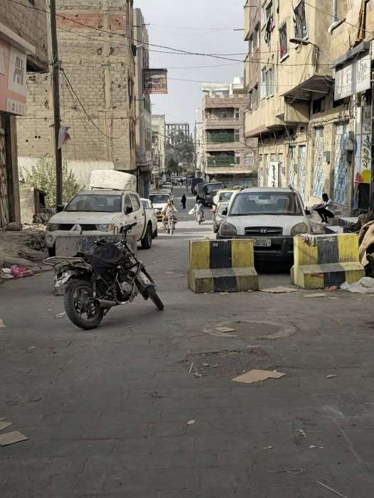 سكان تعز يطالبون مكتب النقل بضبط حركة 