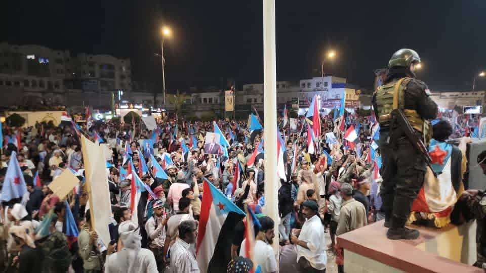 عاجل:الانتقالي يتخذ قرار حاسم بعدن