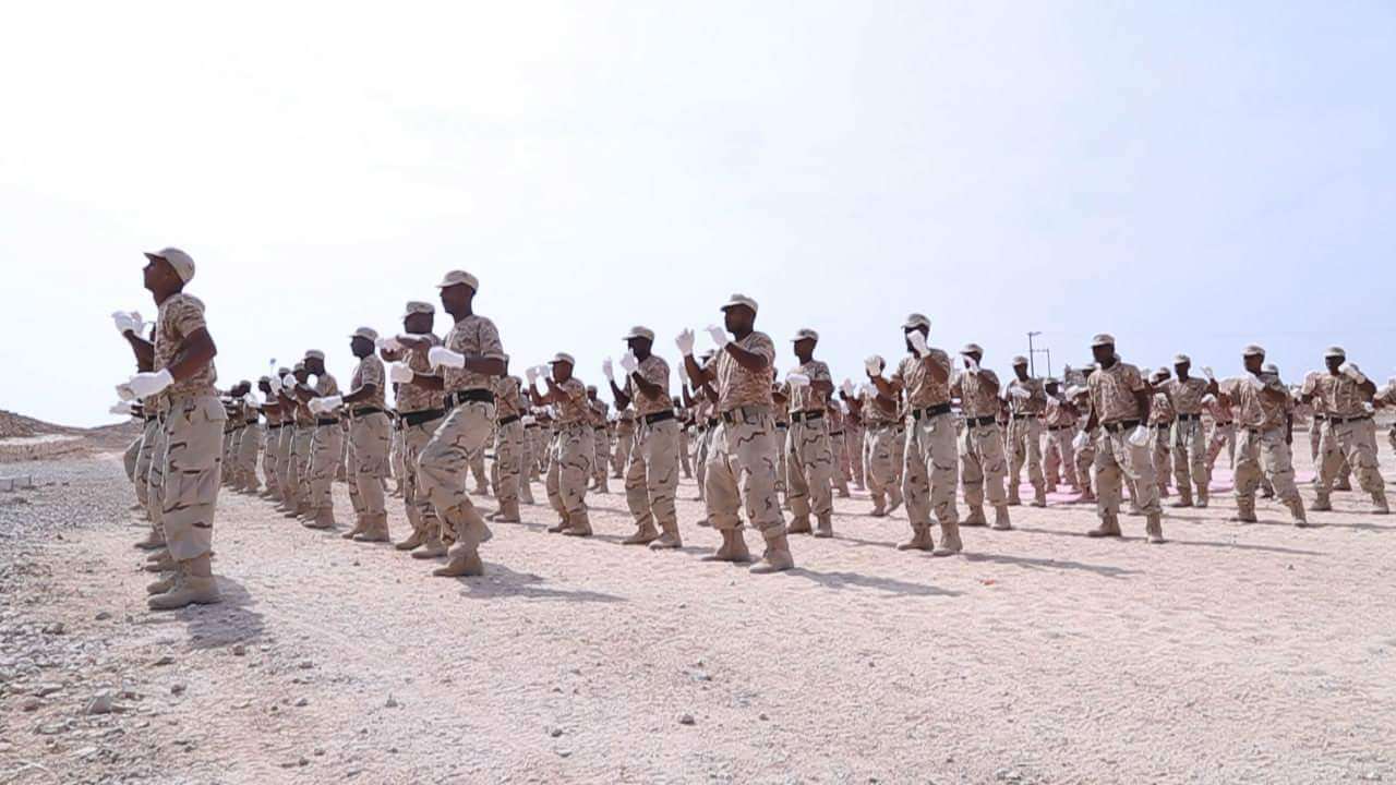 دعوات واسعة لمنتسبي محور تعز للخروج إلى الشارع لأجل هذا الامر