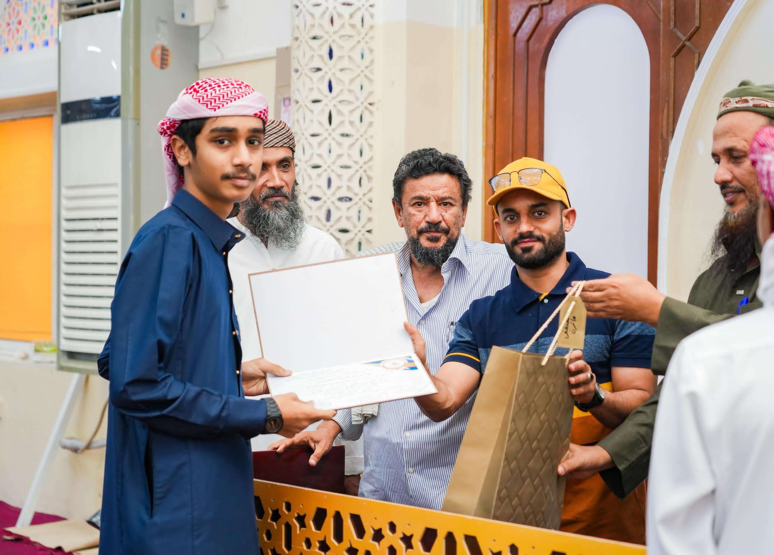 اختتام مسابقة تحفيظ القرآن الكريم في مسجد أبان بمديرية صيرة بعدن