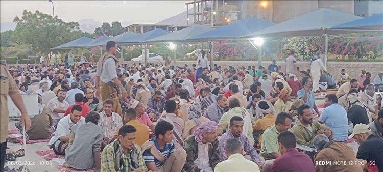 في أجواء روحانية.. شركة الوحدة لصناعة الإسمنت تقيم مأدبة إفطار جماعي لموظفيها بباتيس خنفر