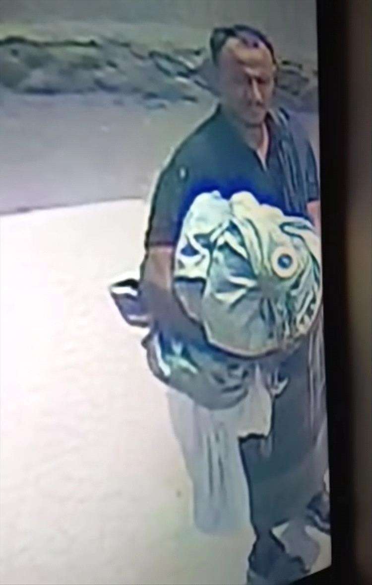 كاميرات المراقبة تكشف صورة مشتبه به في سرقة منزل بالبريقة