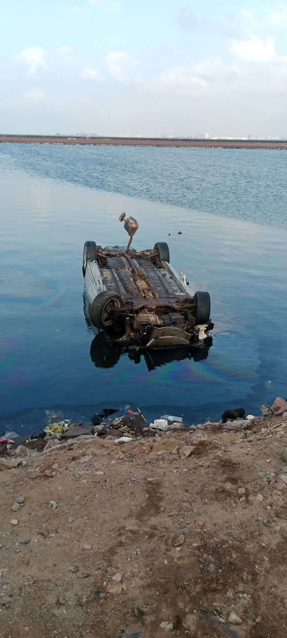 شاهد بالصورة.. حادث مروري في خط الجسر قبل قليل