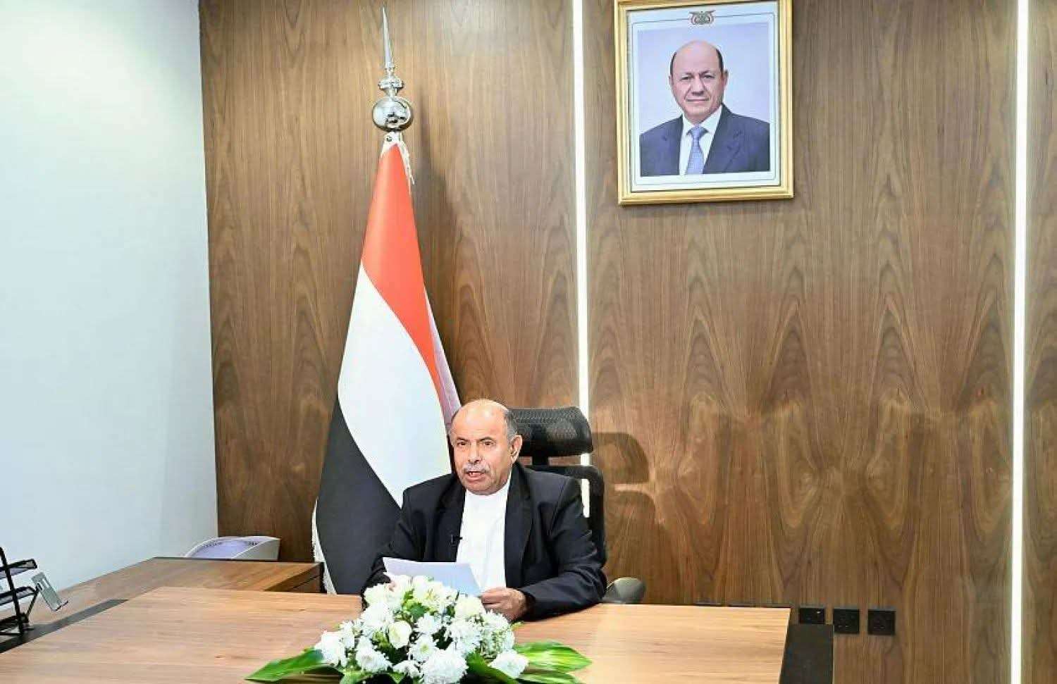 الصحفي عبدالرحمن انيس:ماذا سيستفيد الخنبشي إذا نفذ تهديده بمنع ارسال قواطر النفط الخام الى كهرباء عدن ؟