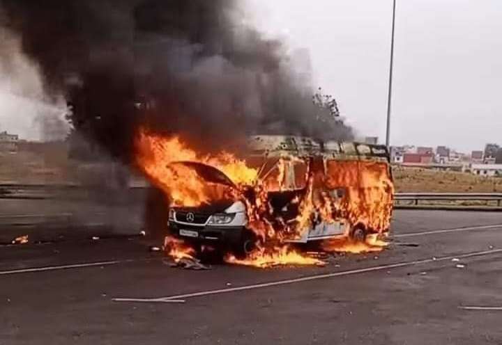 نجاة مسافرين يمنيين من حريق حافلة في السعودية