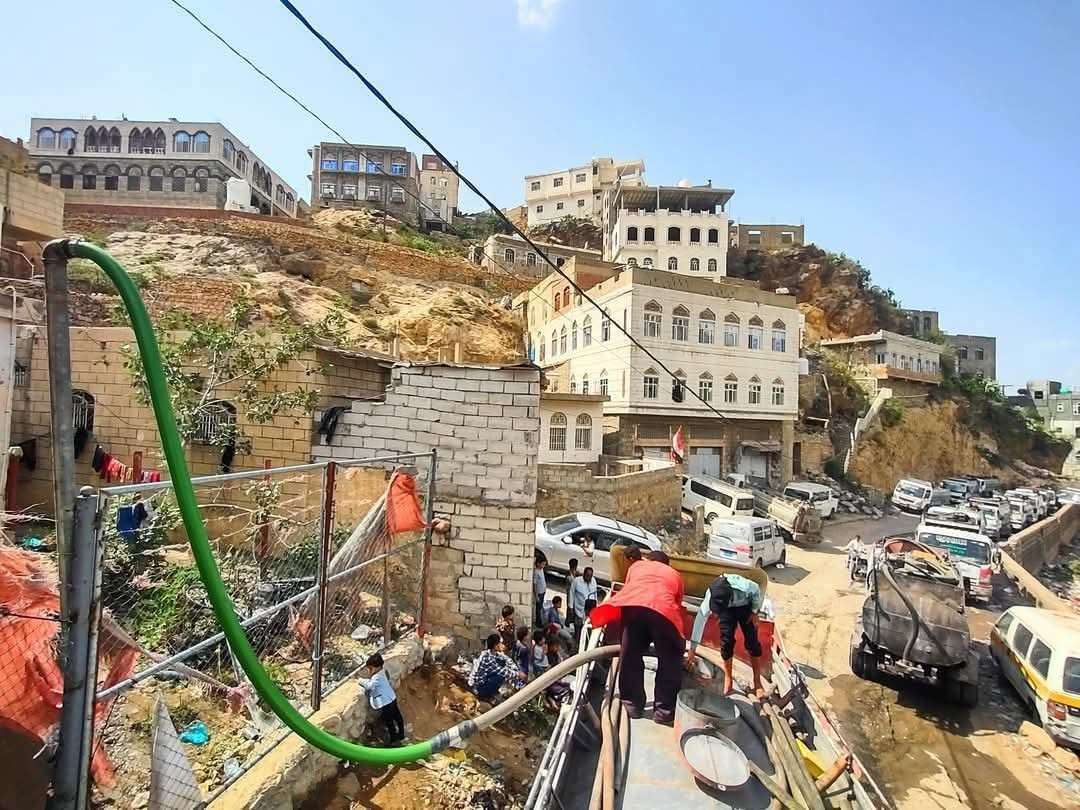 بشأن أزمة المياه .. مطالبات للسلطة المحلية بتعز بهذا الأمر