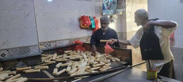 حملة واسعة لمراقبة المطاعم والأفران المخالفة بعدن