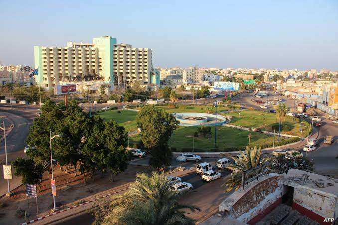 ازمة غاز خانقة ليلة العيد في عدن استعدادات لاستخدام الحطب