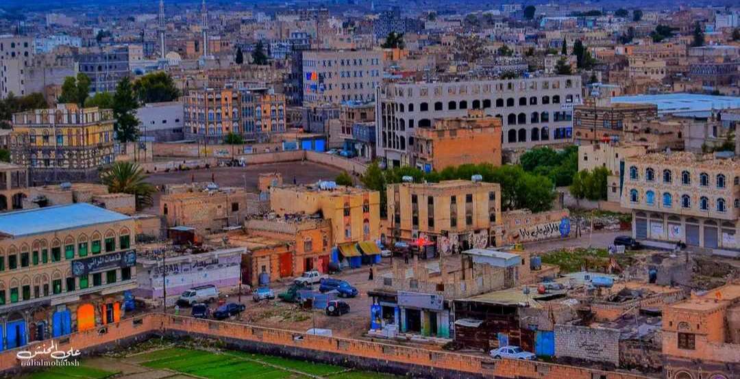 شاهد بالصورة .. تعرض شاب لحادث مؤلم