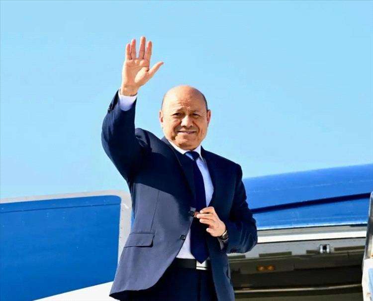 في تحرك دبلوماسي جديد.. العليمي يغادر عدن والكشف عن أهداف الزيارة