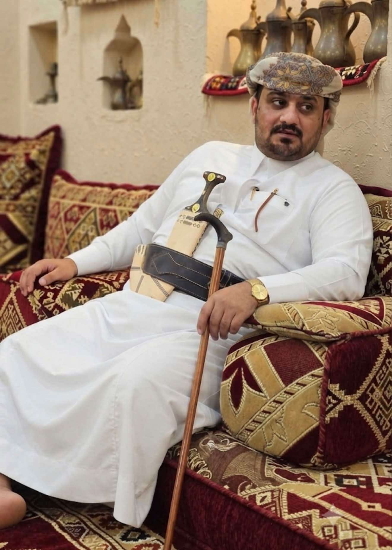 بعد إعلانه القدوم من الرياض للمشاركة مع فدغم.. إصابة أسامة الزهيري بطلق ناري في مطرح الكرامة داخل المسجد