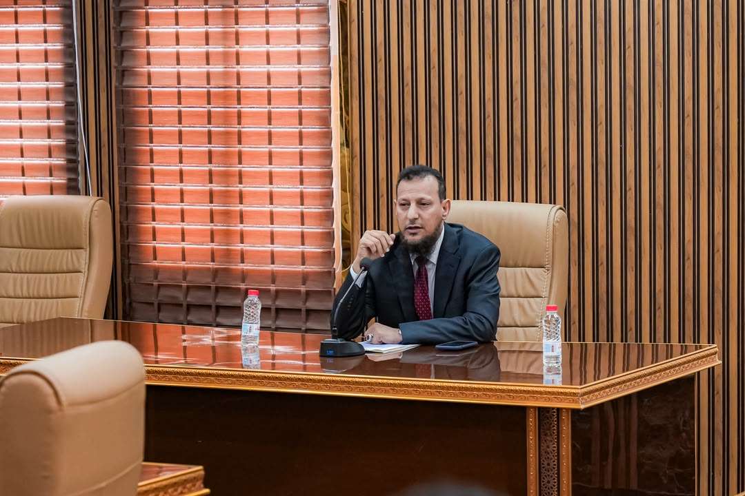 عاجل:المحافظ شيخ يترأس اجتماعًا للوقوف على الأوضاع الخدمية والتنموية والاستعدادات للمنخفض الجوي