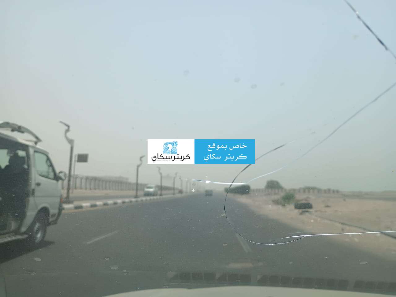 غبار كثيف يضرب عدن ويحجب الرؤية في عدد من المناطق(صور)