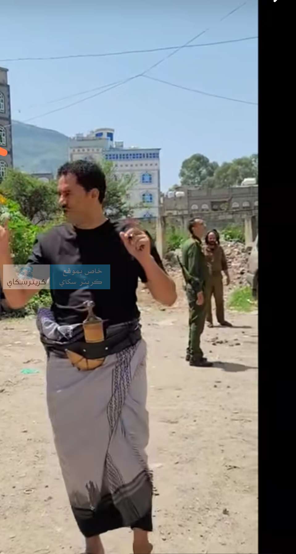 إطلاق نار يستهدف منزل الشيخ عبداللطيف درموش في إب.. وحملة أمنية تلاحق المتورطين
