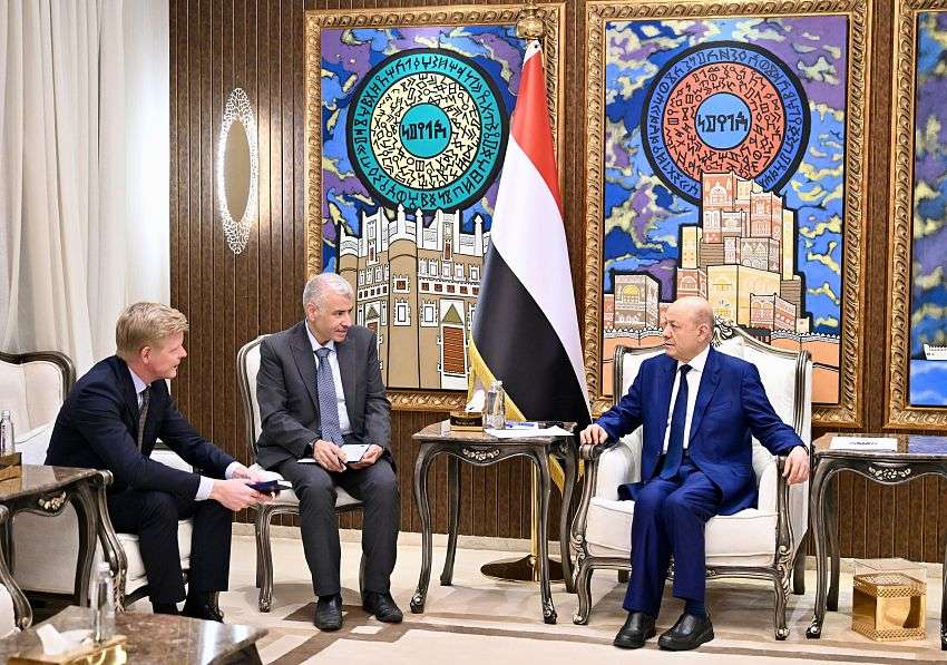 رئيس مجلس القيادة يستقبل المبعوث الخاص للأمم المتحدة.
