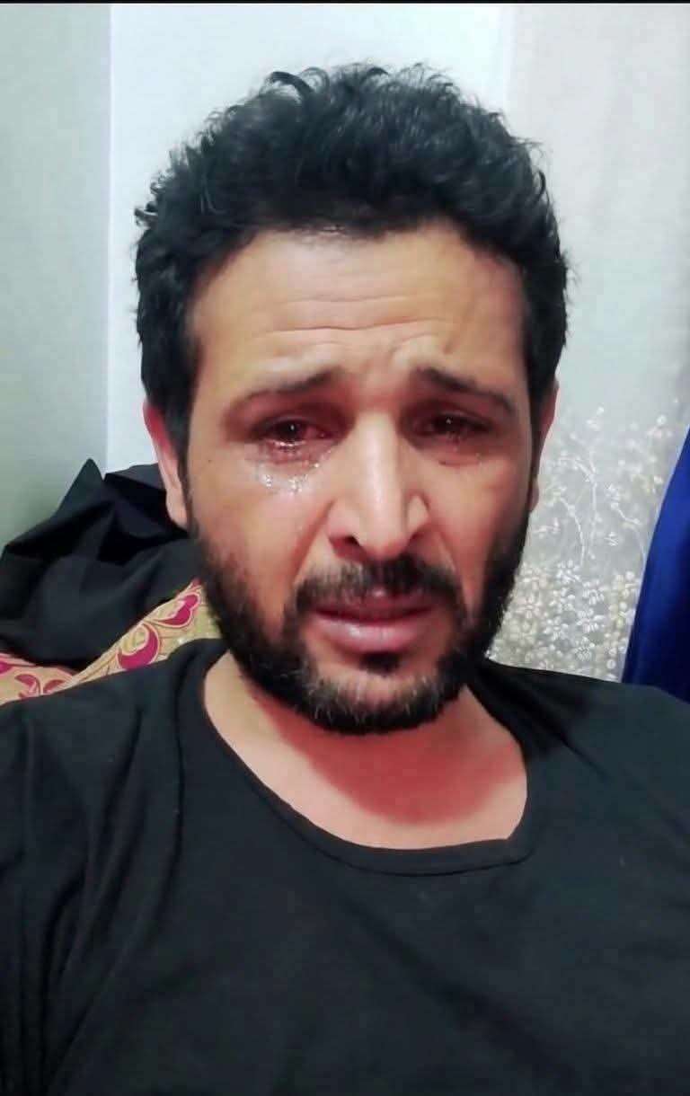 مشرف حو ثي يقتحم منزل ناشط ويعتدي عليه أمام أسرته