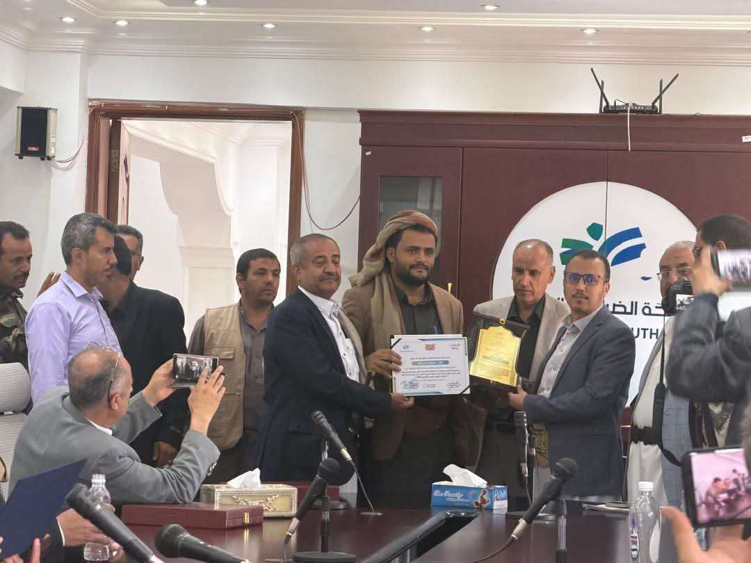 مدير الوحدة التنفيذية لضريبة القات بإب يحصد المركز الأول إداريًا على مستوى الجمهورية