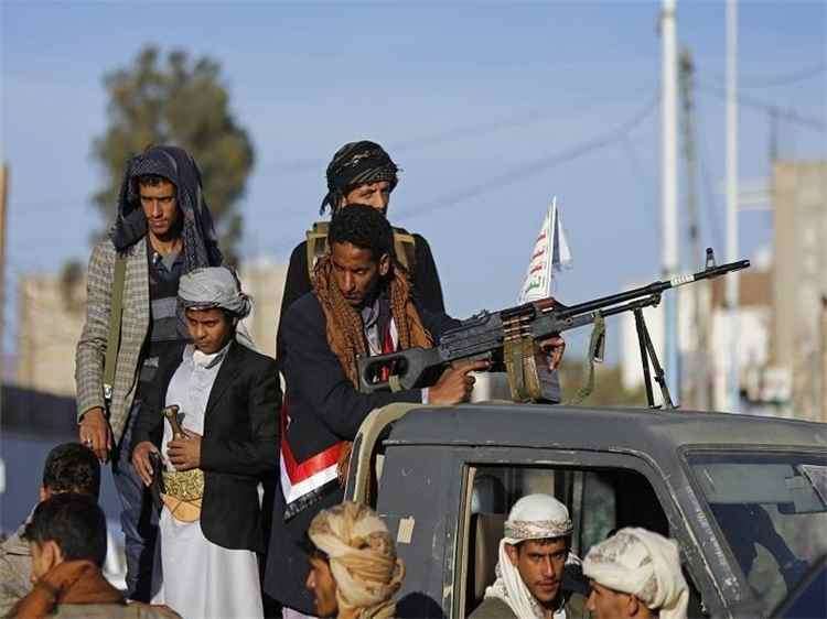الحو ثيون يعتقلون شيخًا قبليًا في صنعاء بعد مداهمة منزله