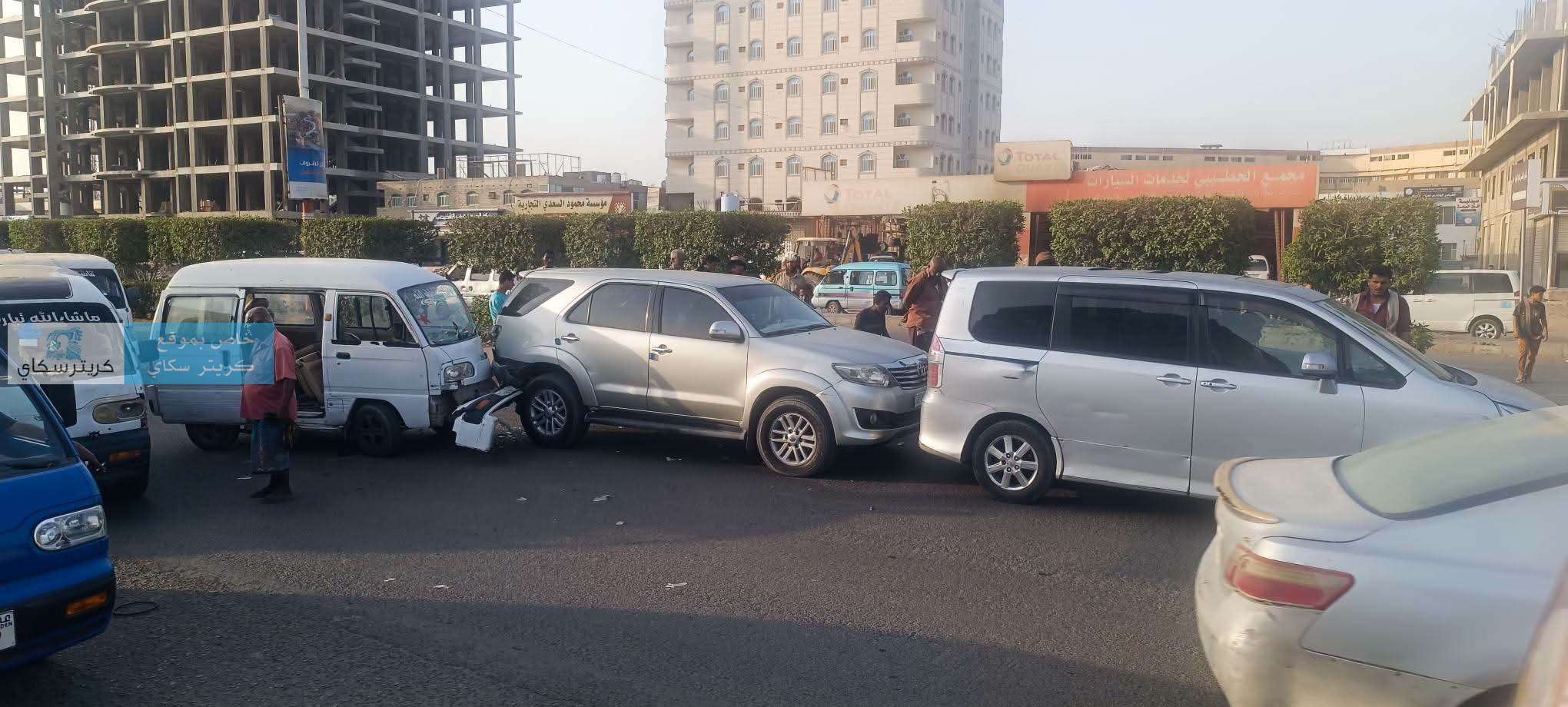 عاجل:حادث مروري بعدن وسقوط جريح