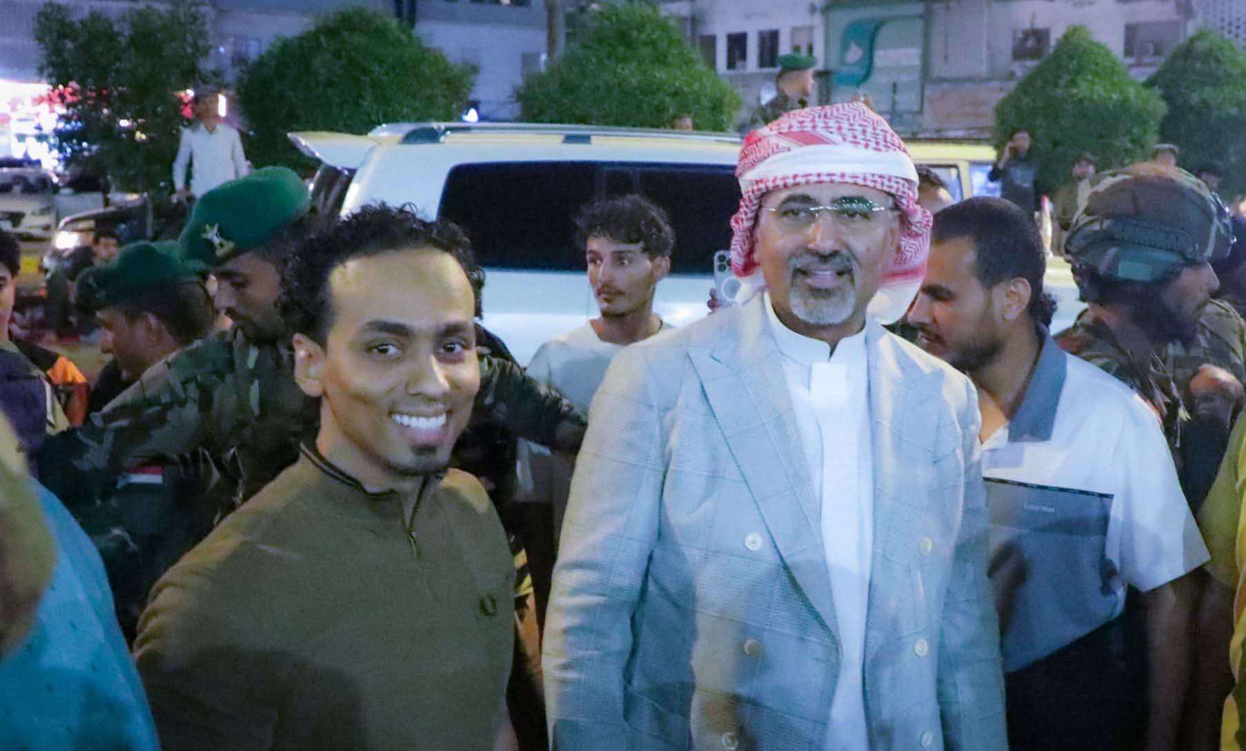 مقرب من مؤمن السقاف يكشف السبب وراء الإطاحة به من رئاسة إنتقالي عدن