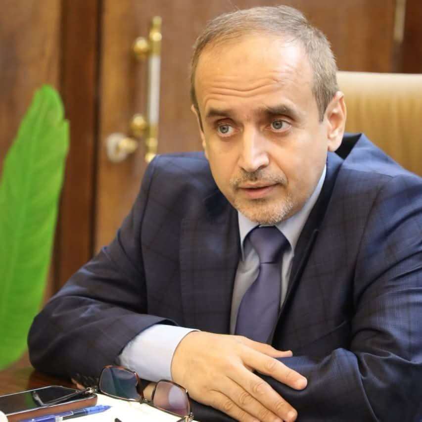 بشأن ملف المنح .. صحفي يكشف تفاصيل تواصله مع وزير التعليم السابق خالد الوصابي