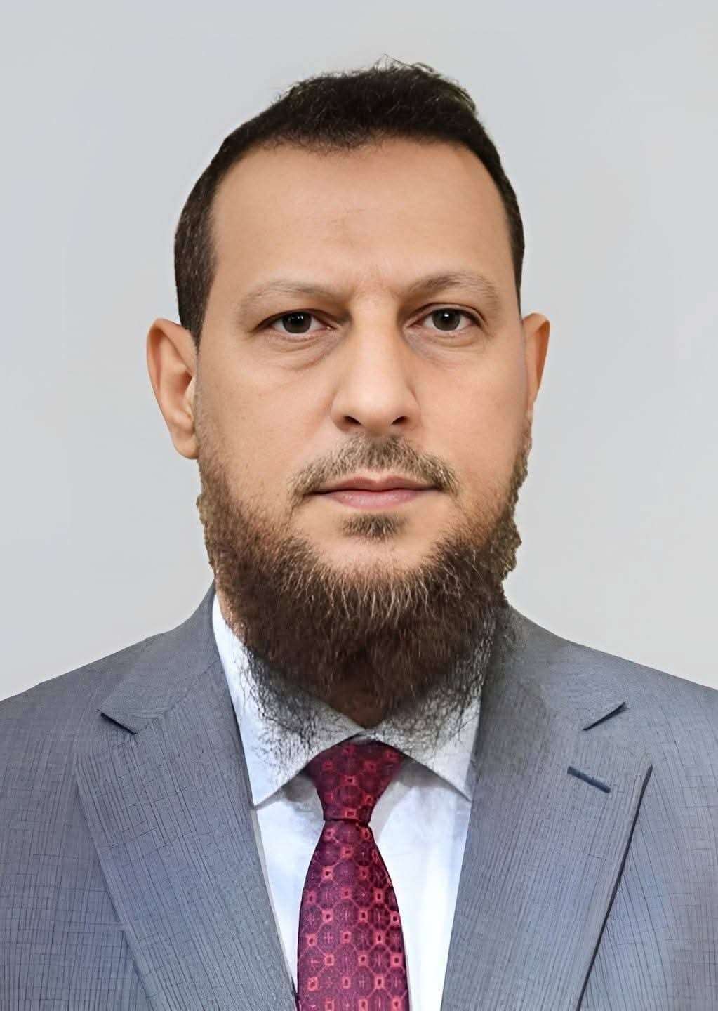 حرب الصور تشتعل في عدن.. إنزال صور المحافظ من خط التسعين