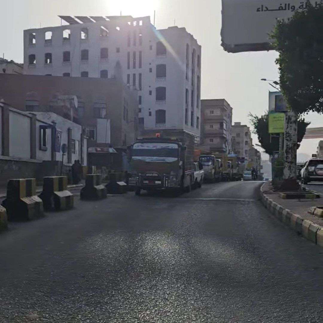 سائقو شاحنات نقل الدواجن ينفذون إضرابًا للمطالبة بهذا الأمر