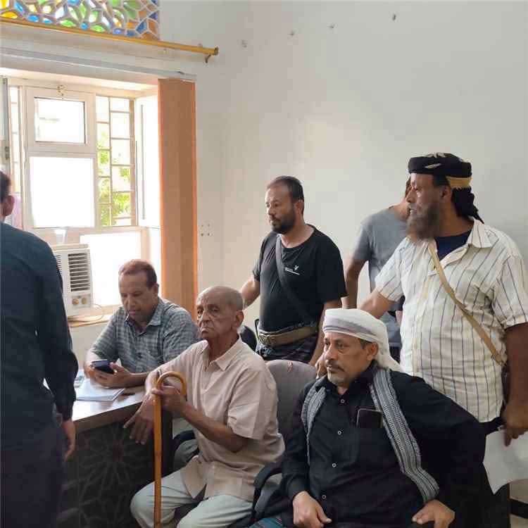 ظهور جديد للفنان عطروش بعدن والمكان صادم !