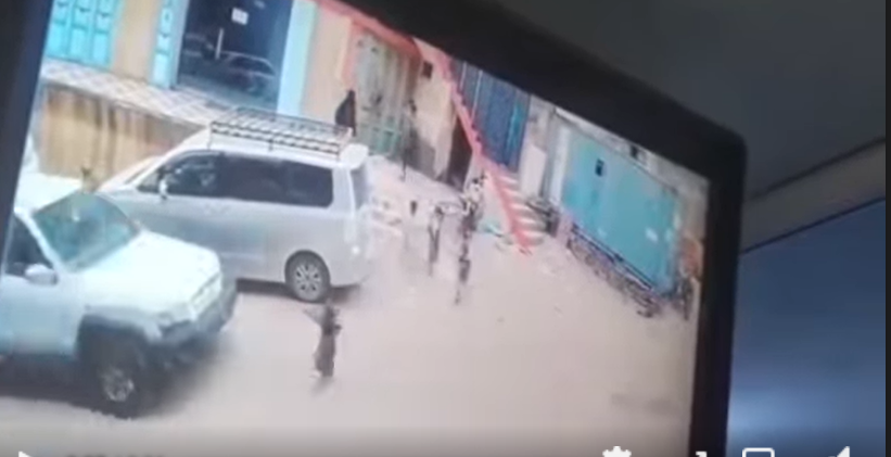 تعامل خاطئ مع طفل مصاب بحادث يثير المخاوف وينذر بالأسوأ!