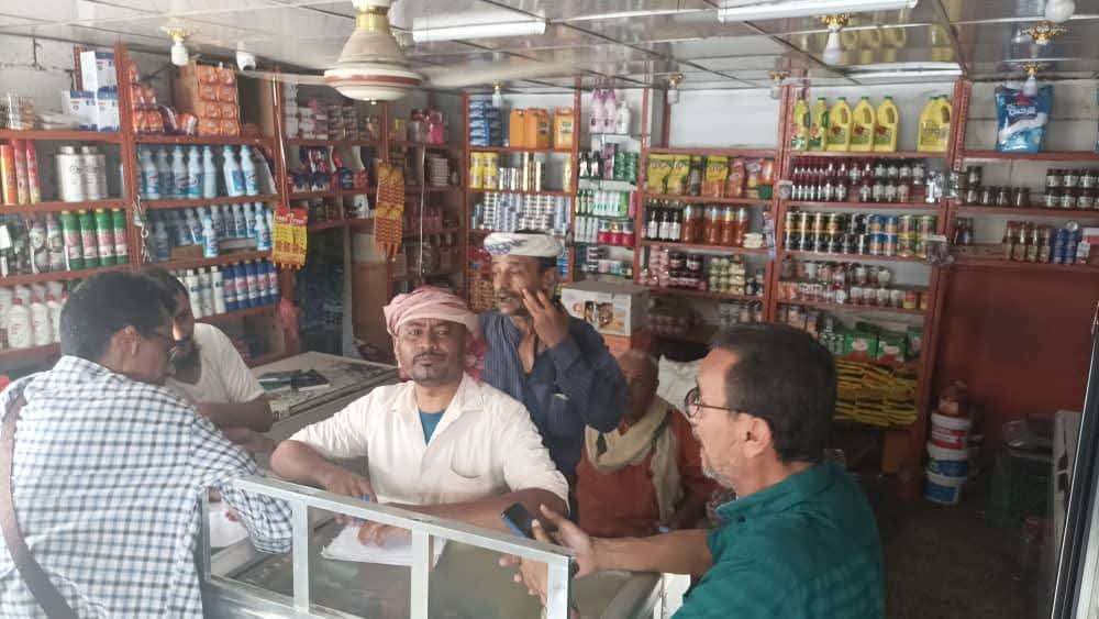 إستمرار تنفيذ الحملة الميدانية لإلزام التجار بتخفيض الأسعار وإشهارها في المعلا
