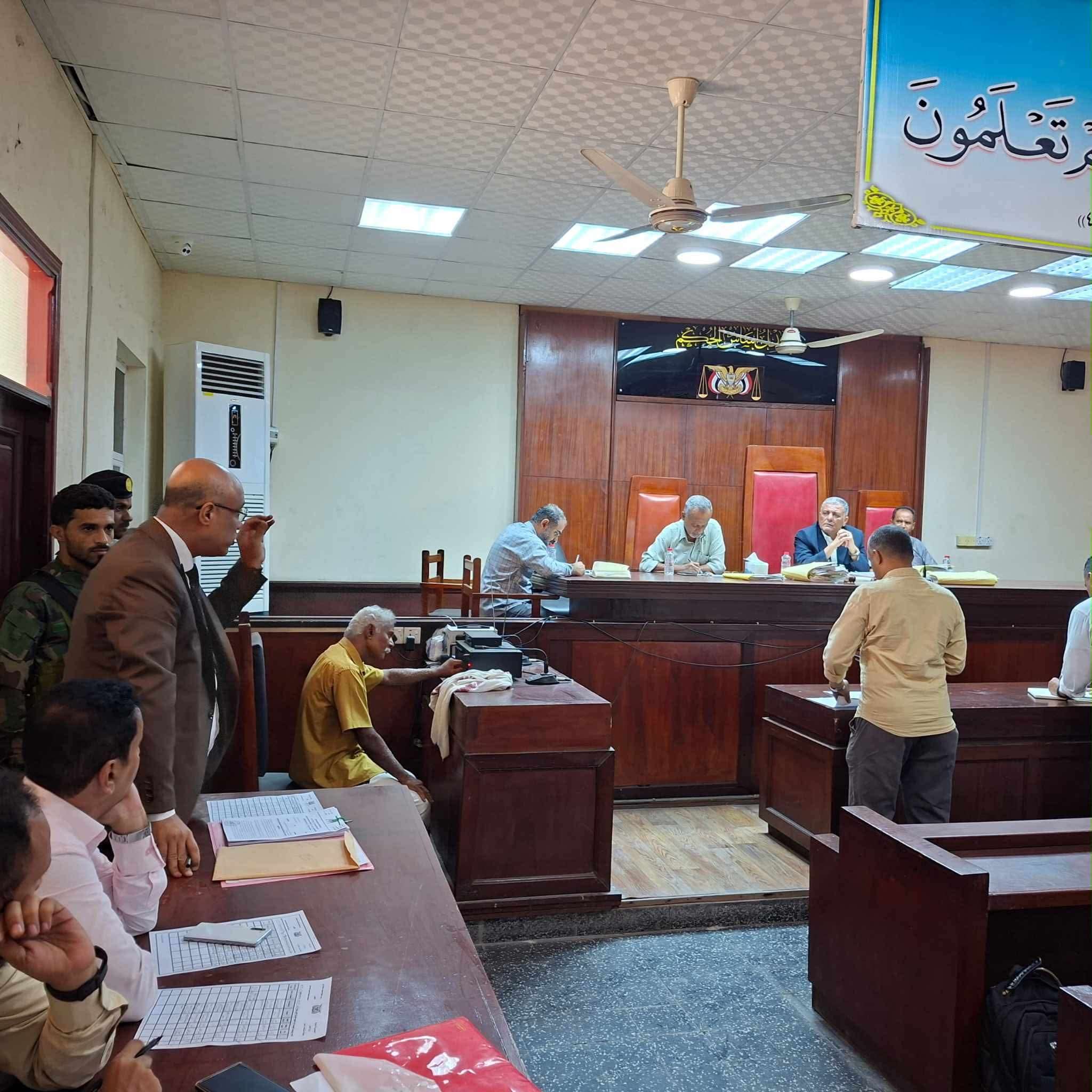 محكمة استئناف عدن تحجز قضية مقتل سائق باص الاجرة في عدن للحكم