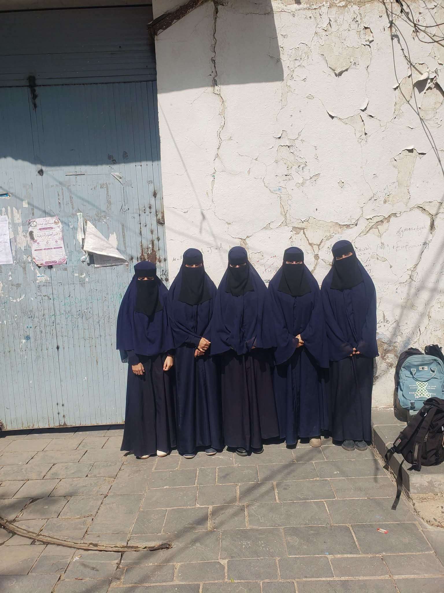 تحت الشمس واحتجاز الحقائب.. اتهامات بممارسات عقابية تثير الجدل داخل مدرسة أروى للبنات