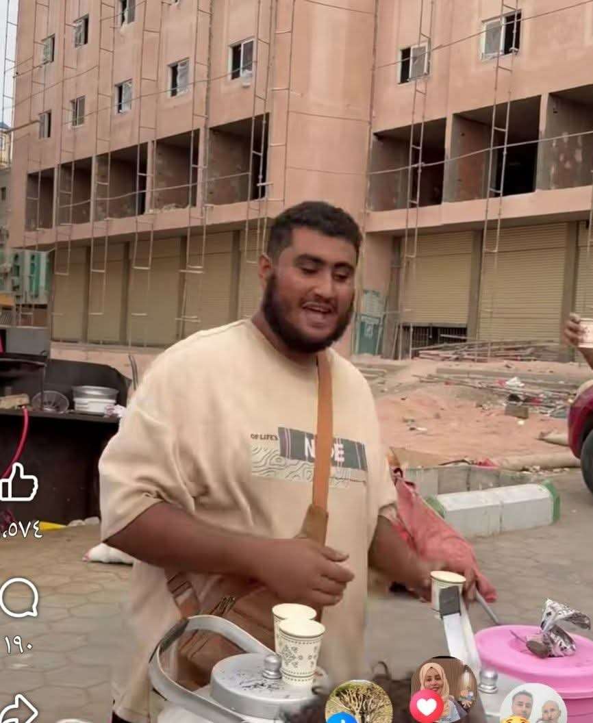 انتقادات لظاهرة دعم أمجد العمري: ماذا عن المرأتين اللتين تبيعان إلى جواره؟