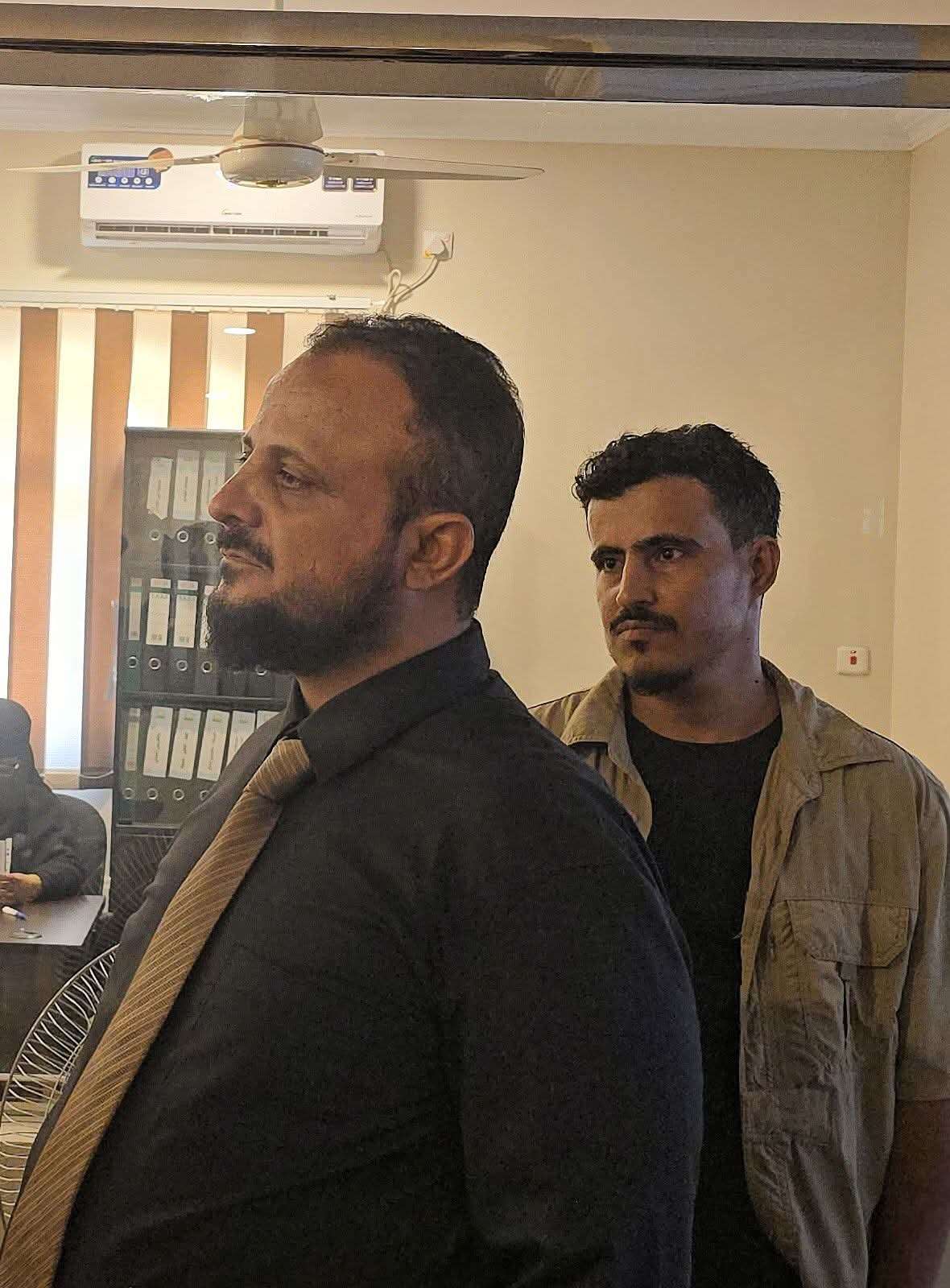 مدير المنصورة يخوض معركة بسبب ضرائب القات