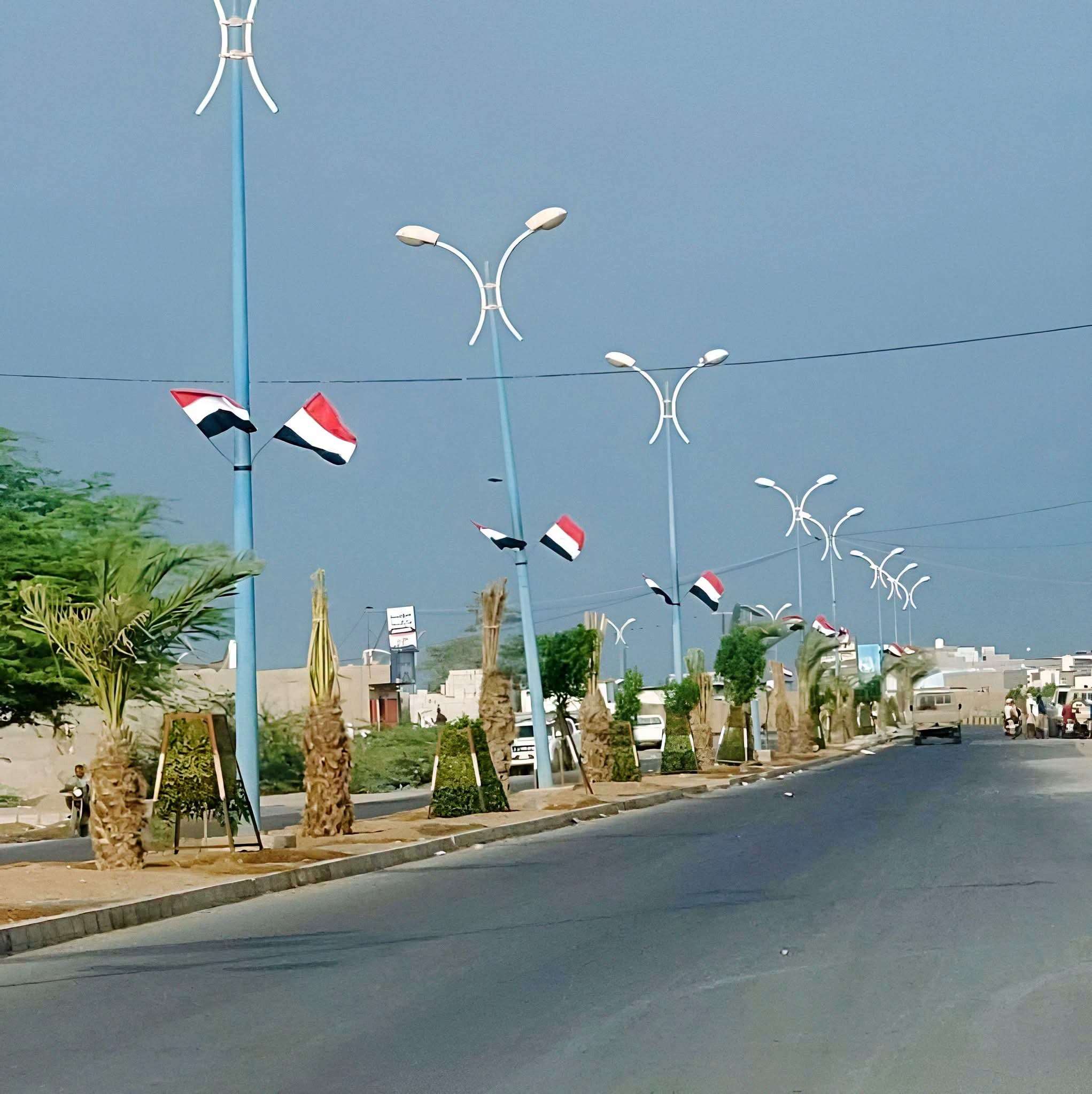 صحفي يكشف خطة حو ثية للإستفراد بالمخا كما فعل مع هذه المحافظة