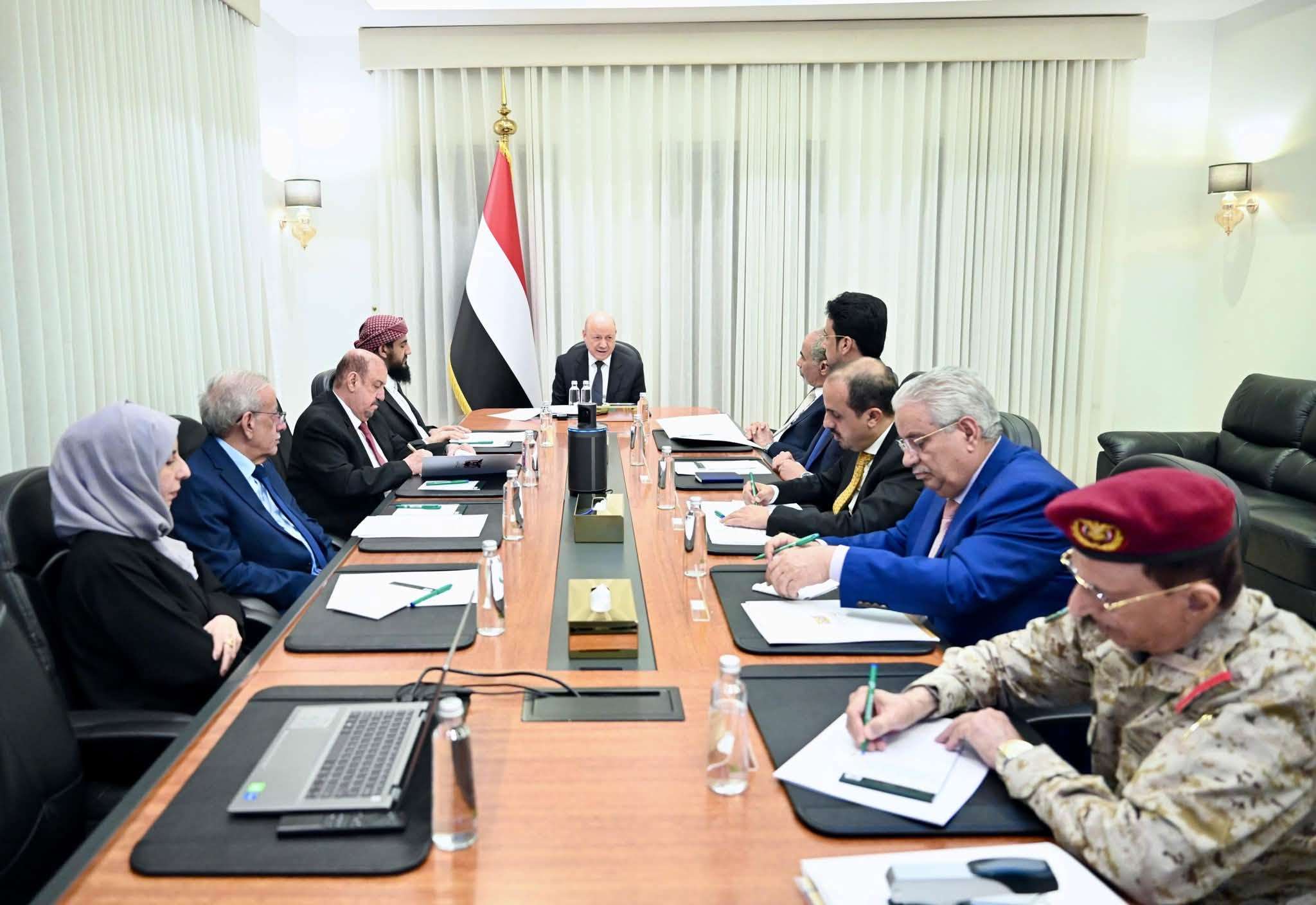 مجلس الدفاع الوطني يشيد بالالتفاف الشعبي الواسع حول القوات المسلحة ويتوعد بمزيد من عمليات الردع الموجعة