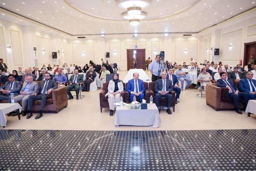 رئيس الوزراء يطلق عودة الجريدة الرسمية بعد 11 عاما من التوقف في عدن