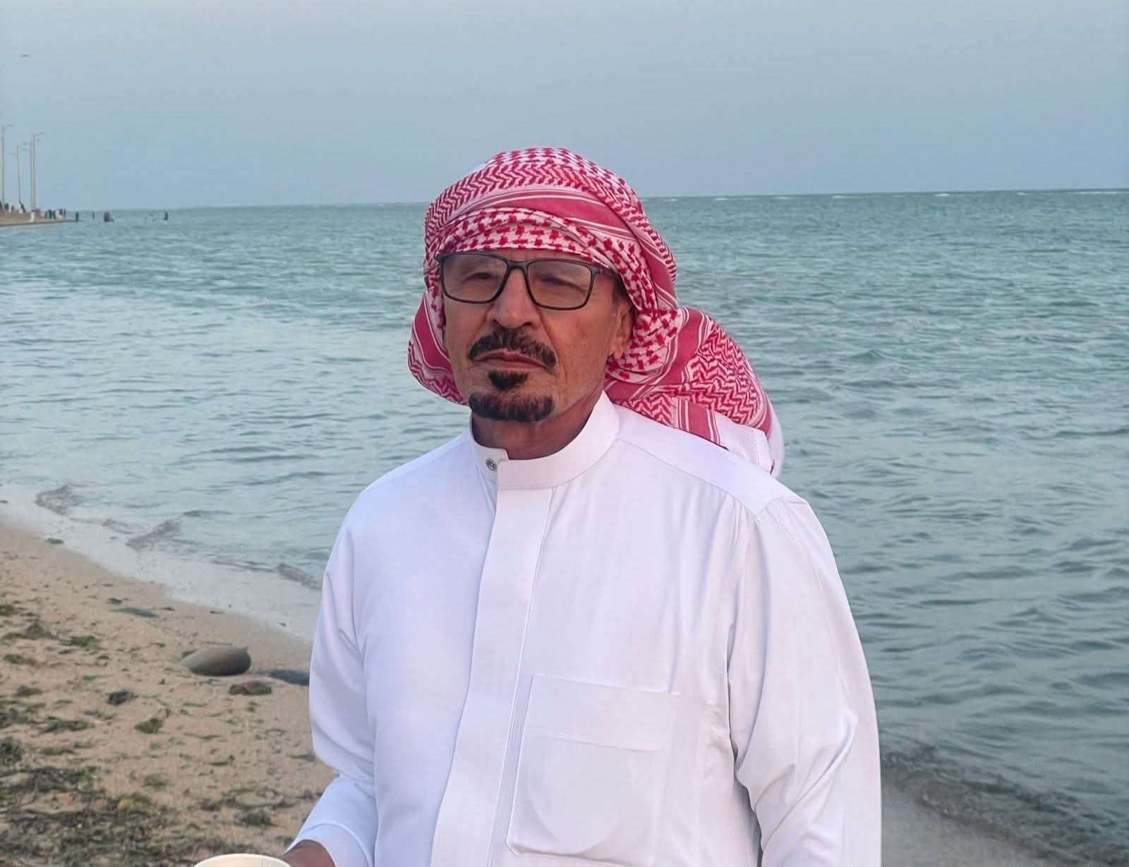 حادث مأساوي في صحراء مأرب ينهي حياة مسافر ويصيب زوجته