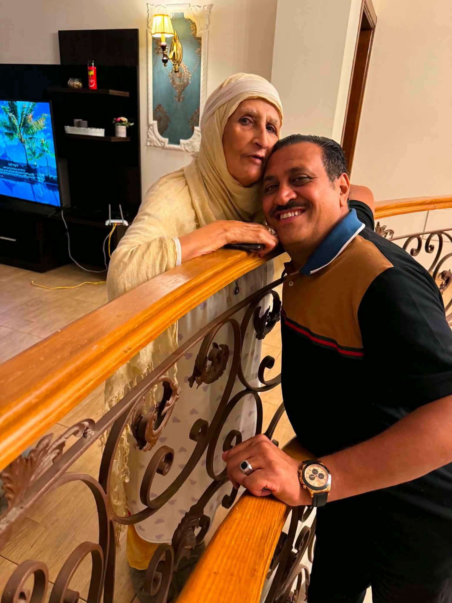 وفاة والدة الفنان عبدالرحمن الأخفش