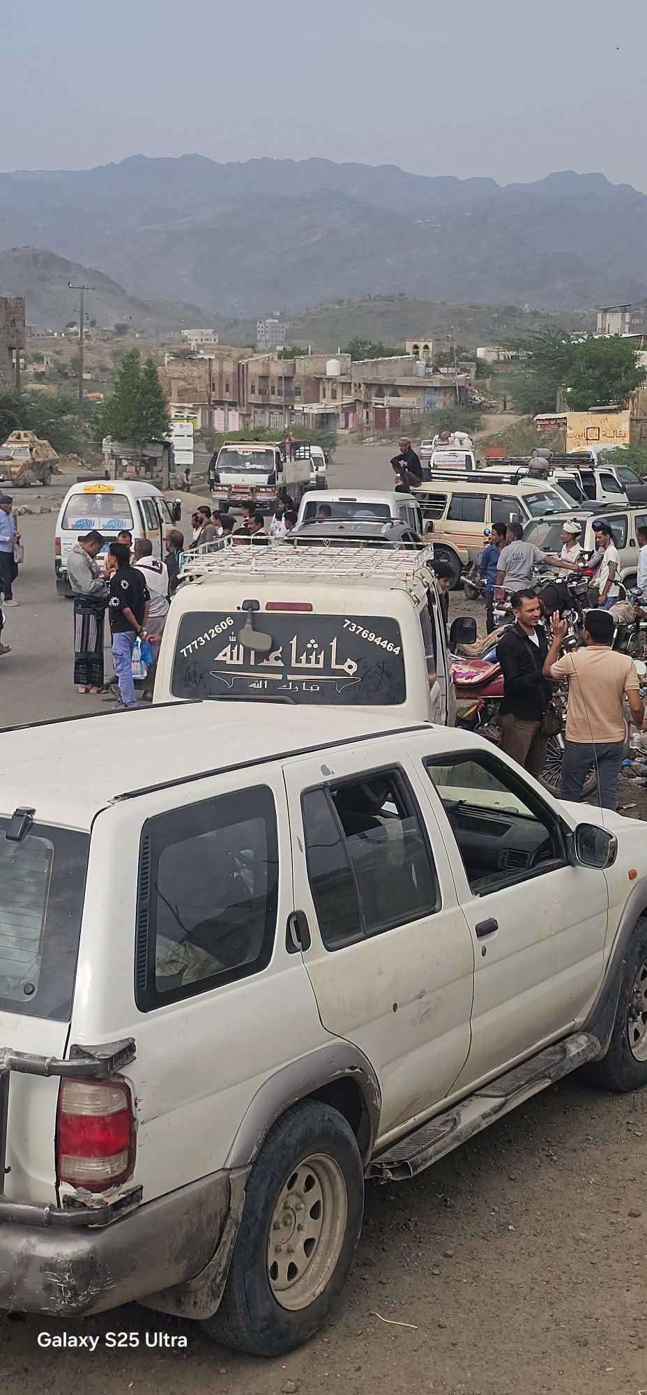 شاهد .. لحظة إنتظار تنفيذ حكم الإعد ام بحق قاتل الطفل غالب محمد(صورة)
